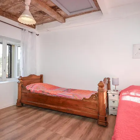 3 Bedroom Stunning In Casa de Férias Marignana