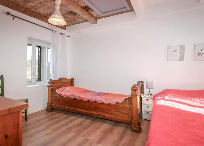 3 Bedroom Stunning In Σπίτι διακοπών Marignana